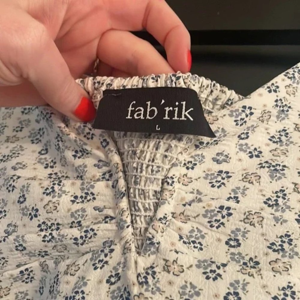 Fabrik Fab'rik Peasant Off Shoulder Baby Doll White w/Blue Floral Top Sz… - Picture 3 of 3